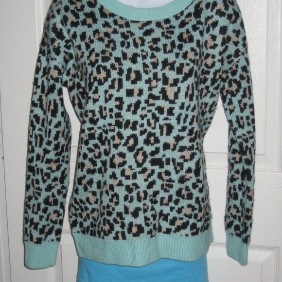 New Victoria's Secret Pink Leopard pullover sweater - Picture 3 of 5